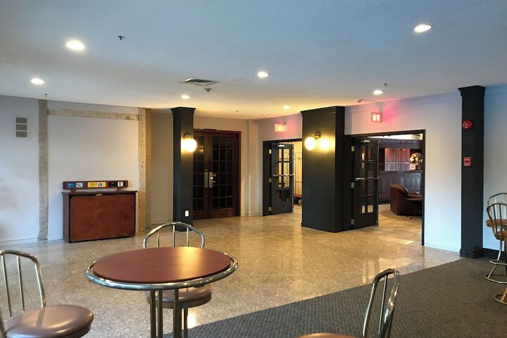 Ballroom/Hall 101 of 127