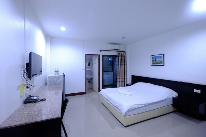 Room 9 of 34