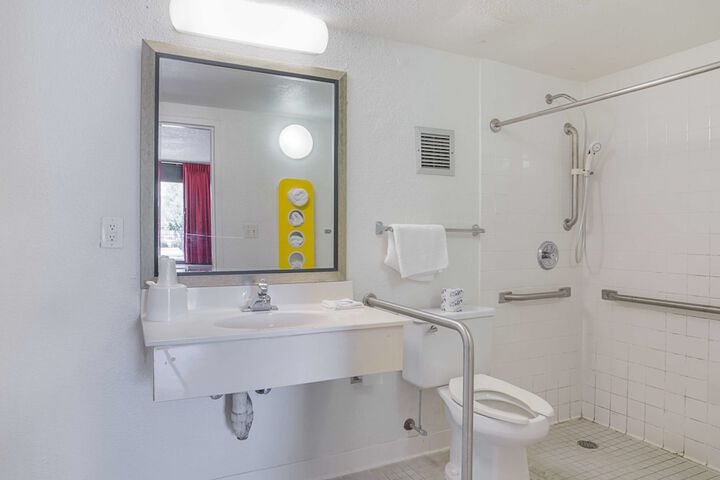 1 Queen Bed ADA Accessible Roll in Shower (29 of 34)