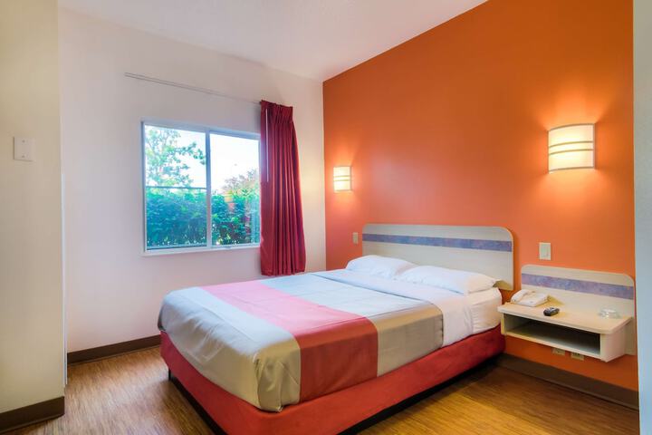 Room 7 of 35