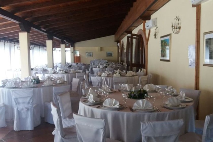 Ballroom/Hall 17 of 32