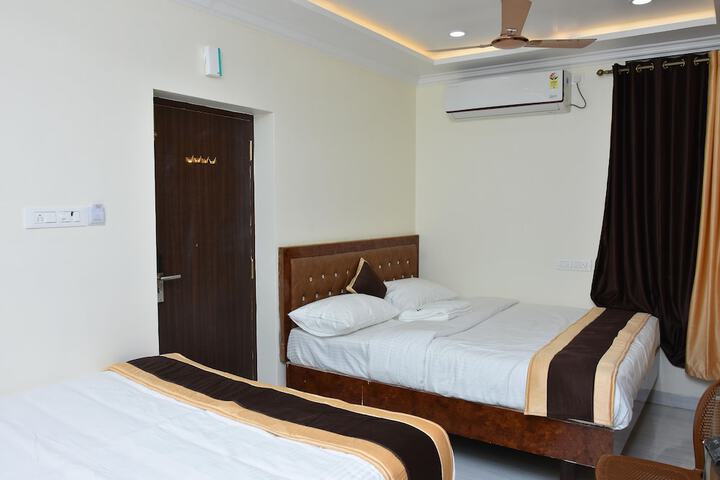Room 5 of 15