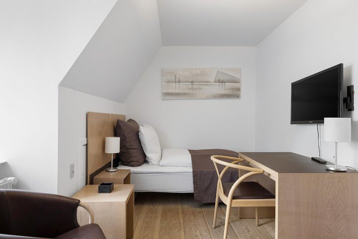 Room 30 of 62