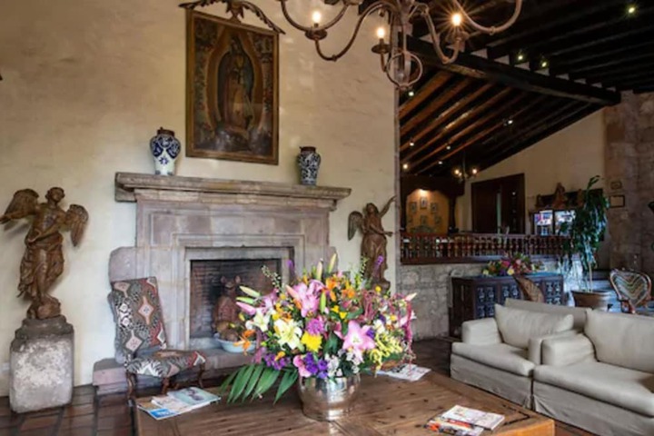 Entrance & Lobby