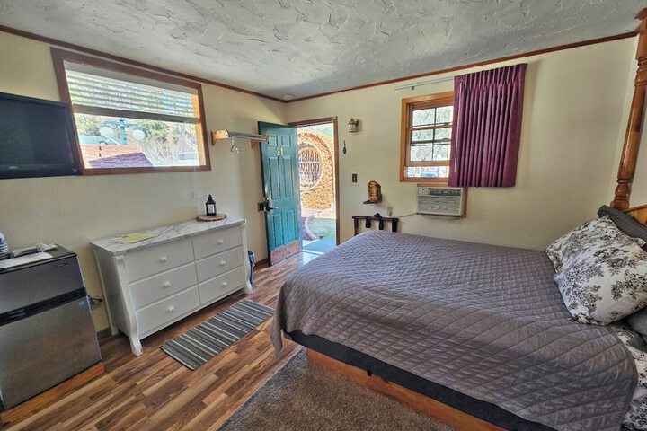 Room 34 of 183