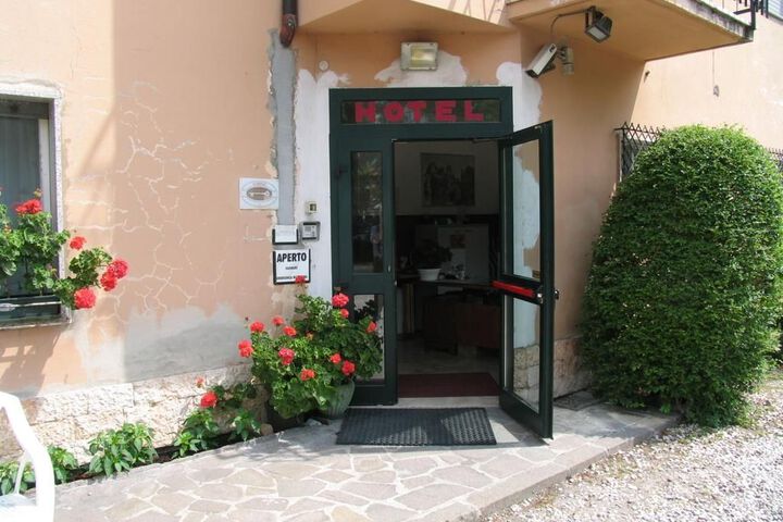 HOTEL OASI