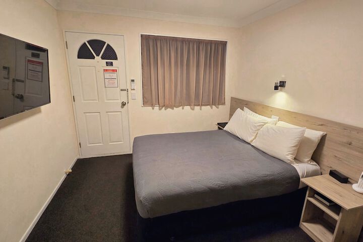 Room 53 of 175