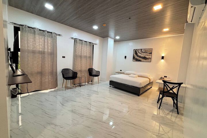 Room 12 of 96
