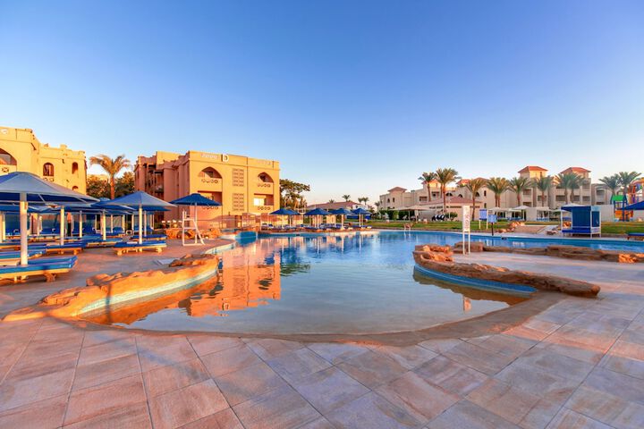 Pool Hotel