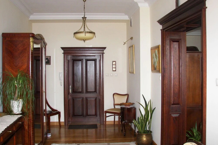 Room 14 of 19