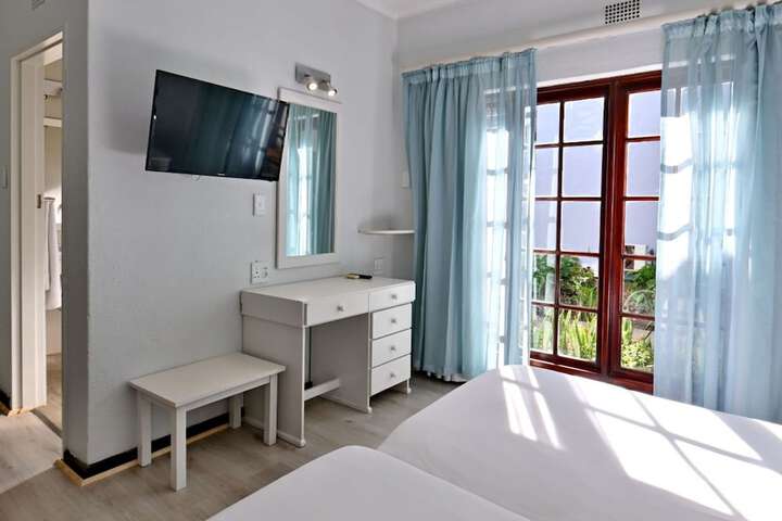 Room 52 of 199