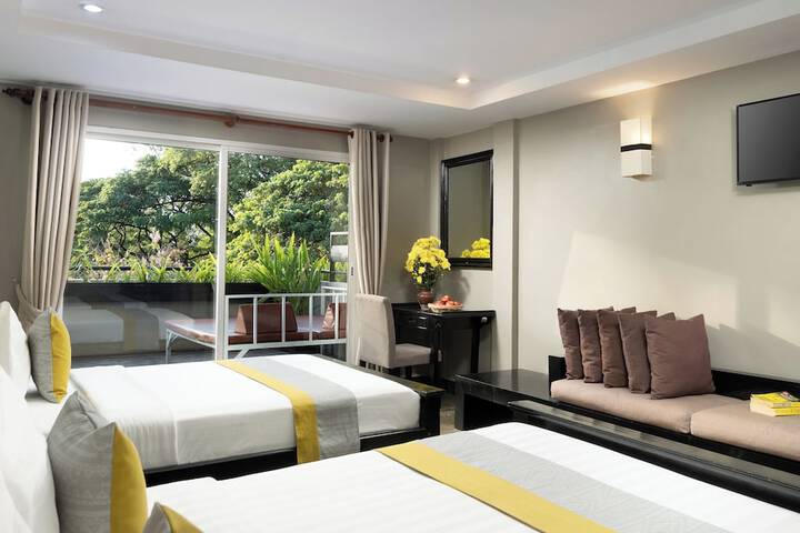 Room 52 of 96