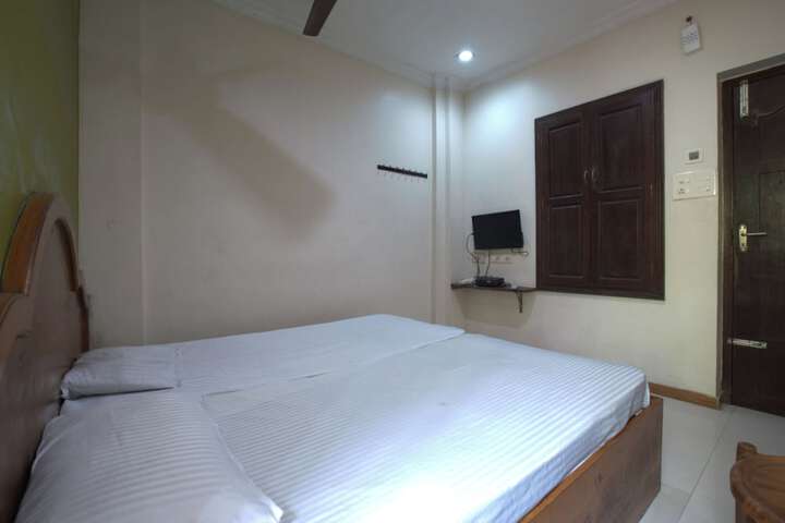 Room 5 of 20