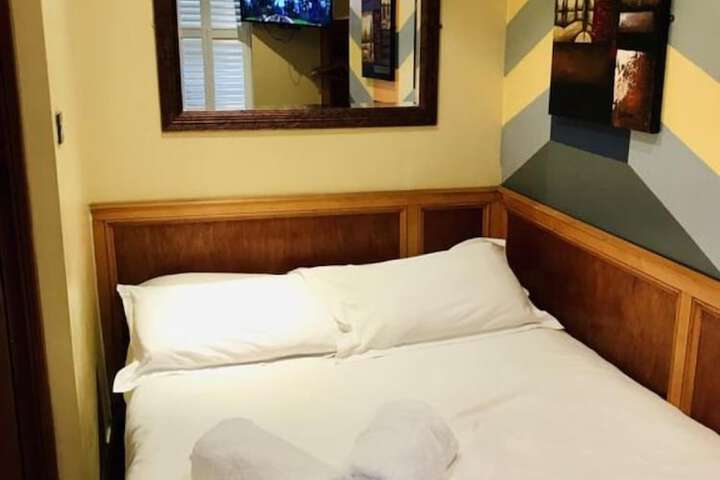 Room 37 of 106