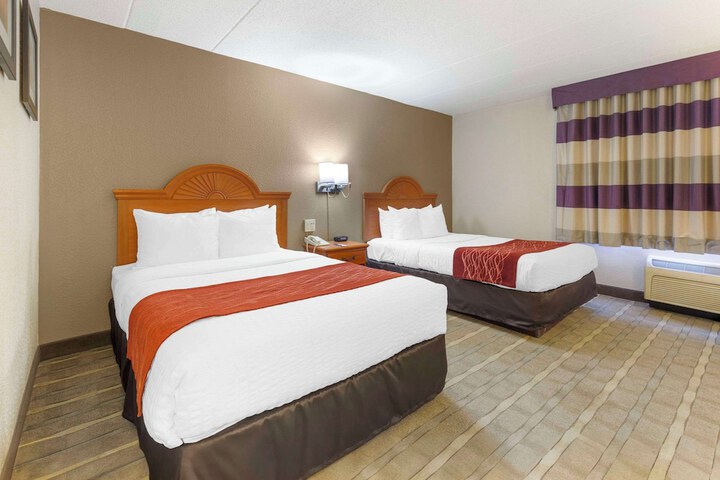 2 Double Beds (2 of 13)