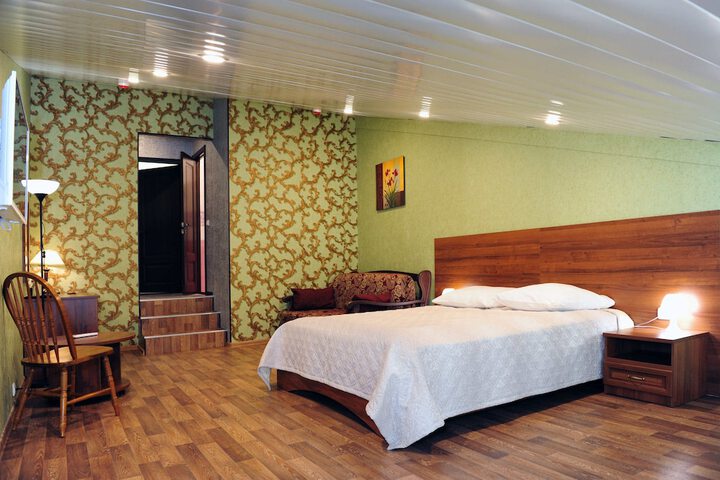 Room 6 of 48