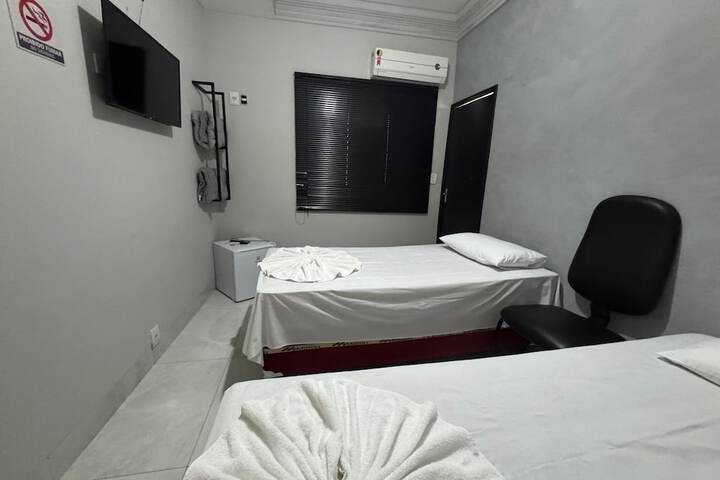 Room 27 of 38