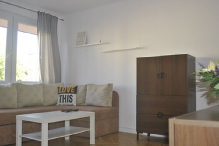 Room 13 of 80