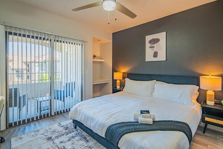 Room 30 of 193