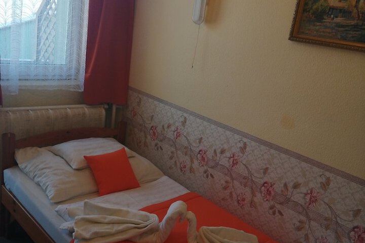 Room 7 of 46