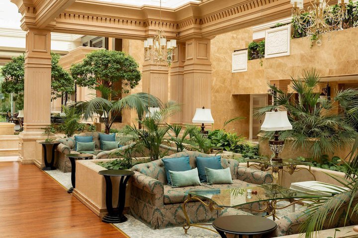 Lounge 80 of 97