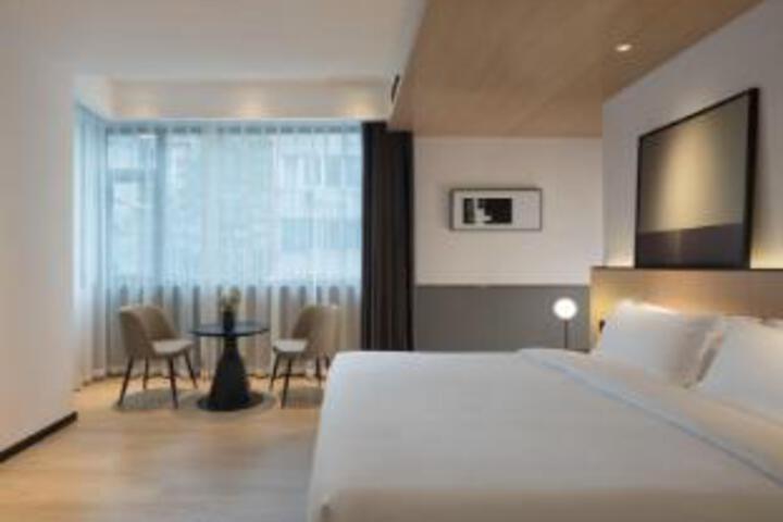 Room 16 of 16