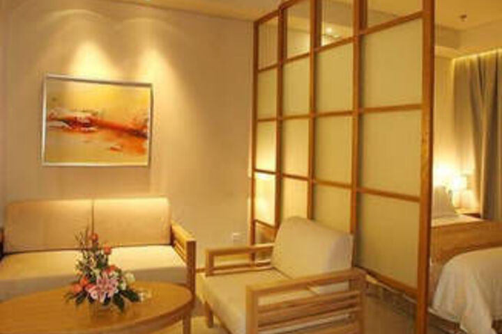Room 9 of 39