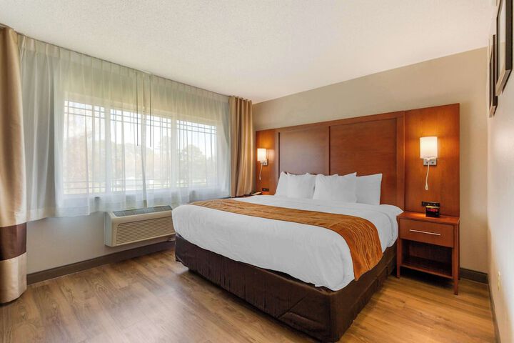 1 King Bed (9 of 22)