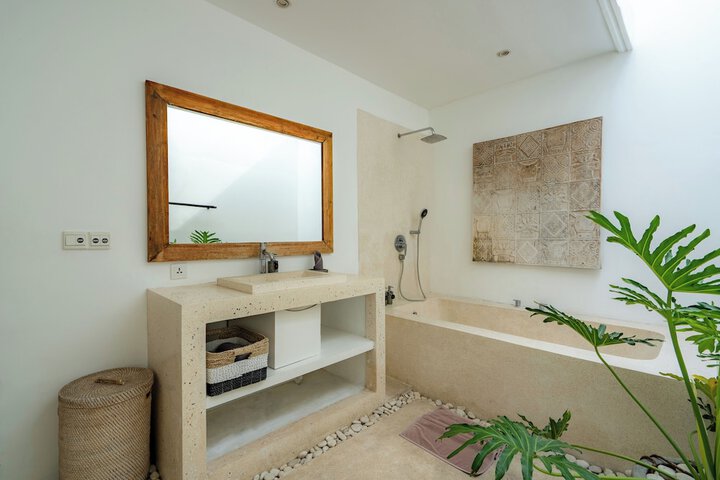 Room 21 of 28