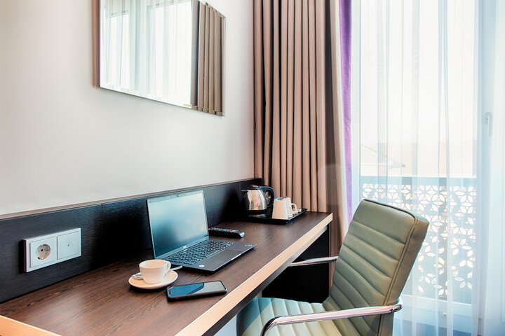 Room 9 of 21