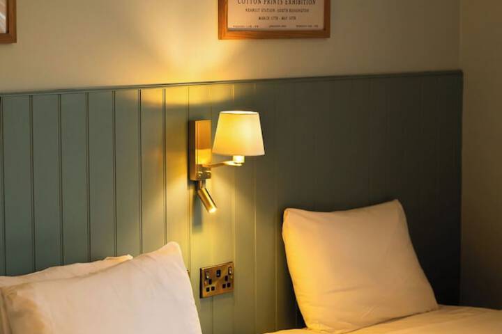 Room 13 of 39