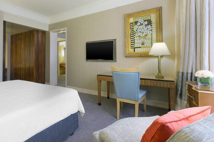 Room 19 of 107