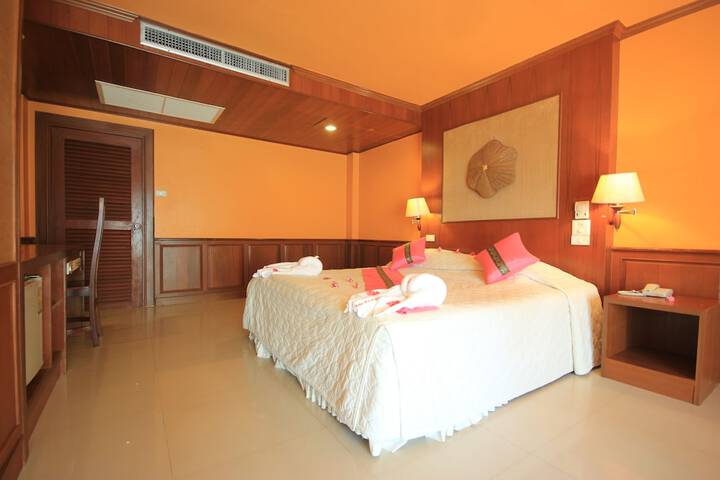 Room 8 of 70