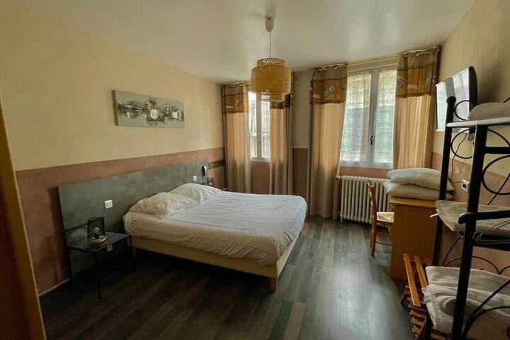 Room 7 of 19