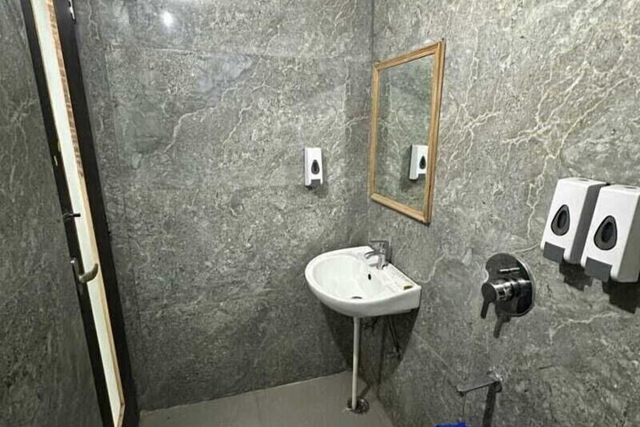 Room 26 of 46