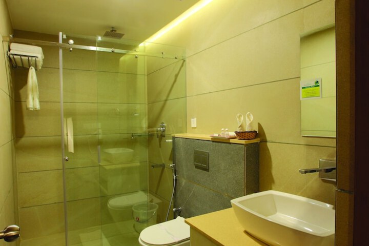 Room 13 of 23