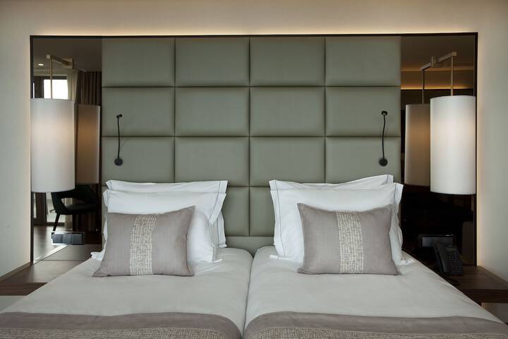 Room 8 of 42