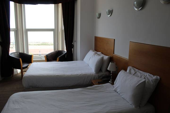 Room 14 of 49