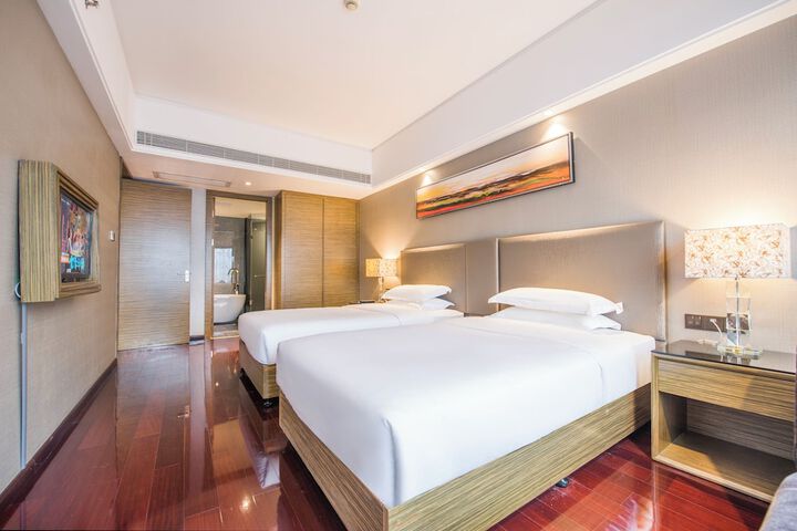 Room 13 of 130
