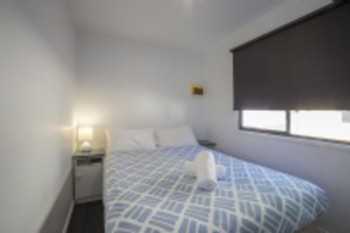Room 102 of 876