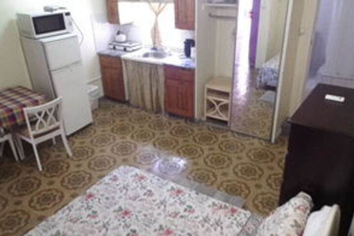 Room 9 of 34