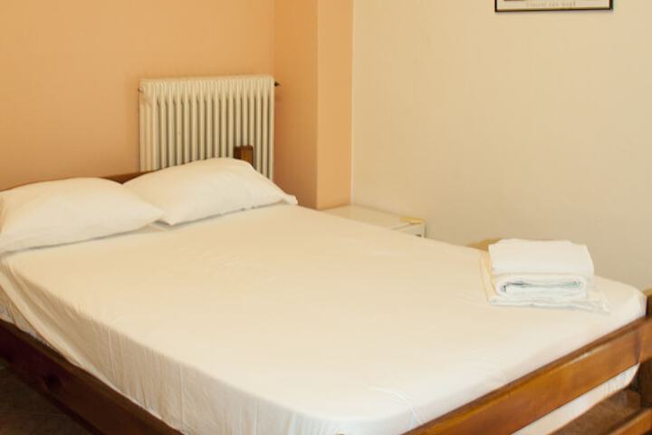 Room 2 of 29