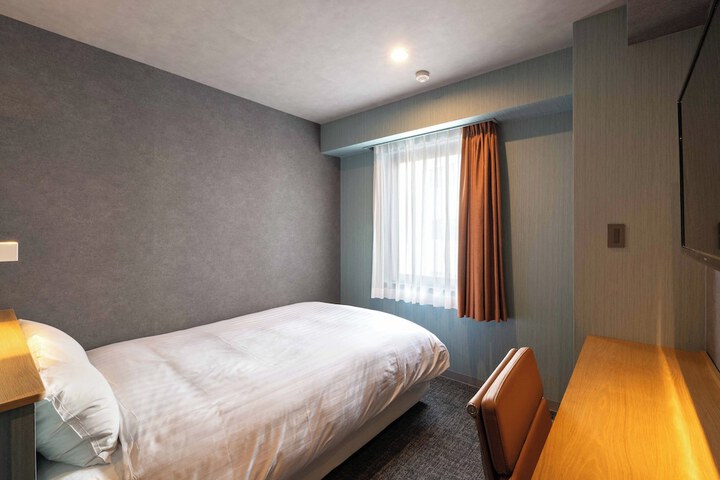 Room 25 of 58