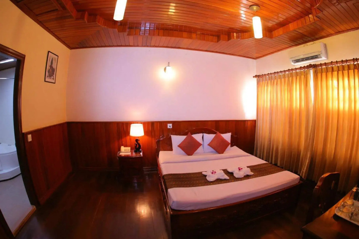 Room 5 of 23