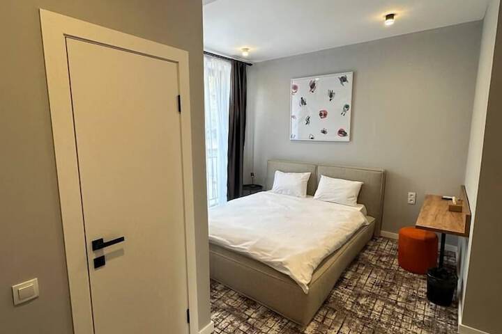 Room 2 of 17