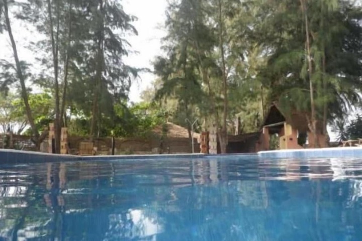 Hotel Pool