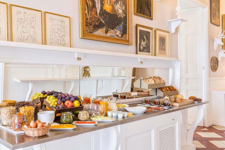Breakfast/Coffee Service 88 of 124