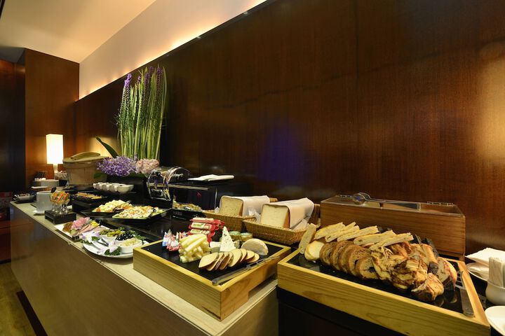 Breakfast/Coffee Service 34 of 61