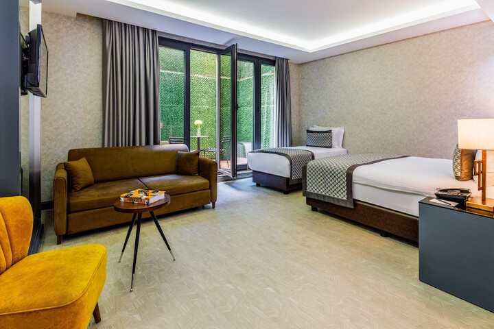 Room 38 of 107