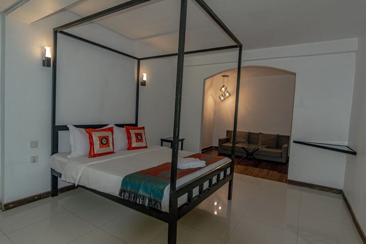 Room 16 of 26